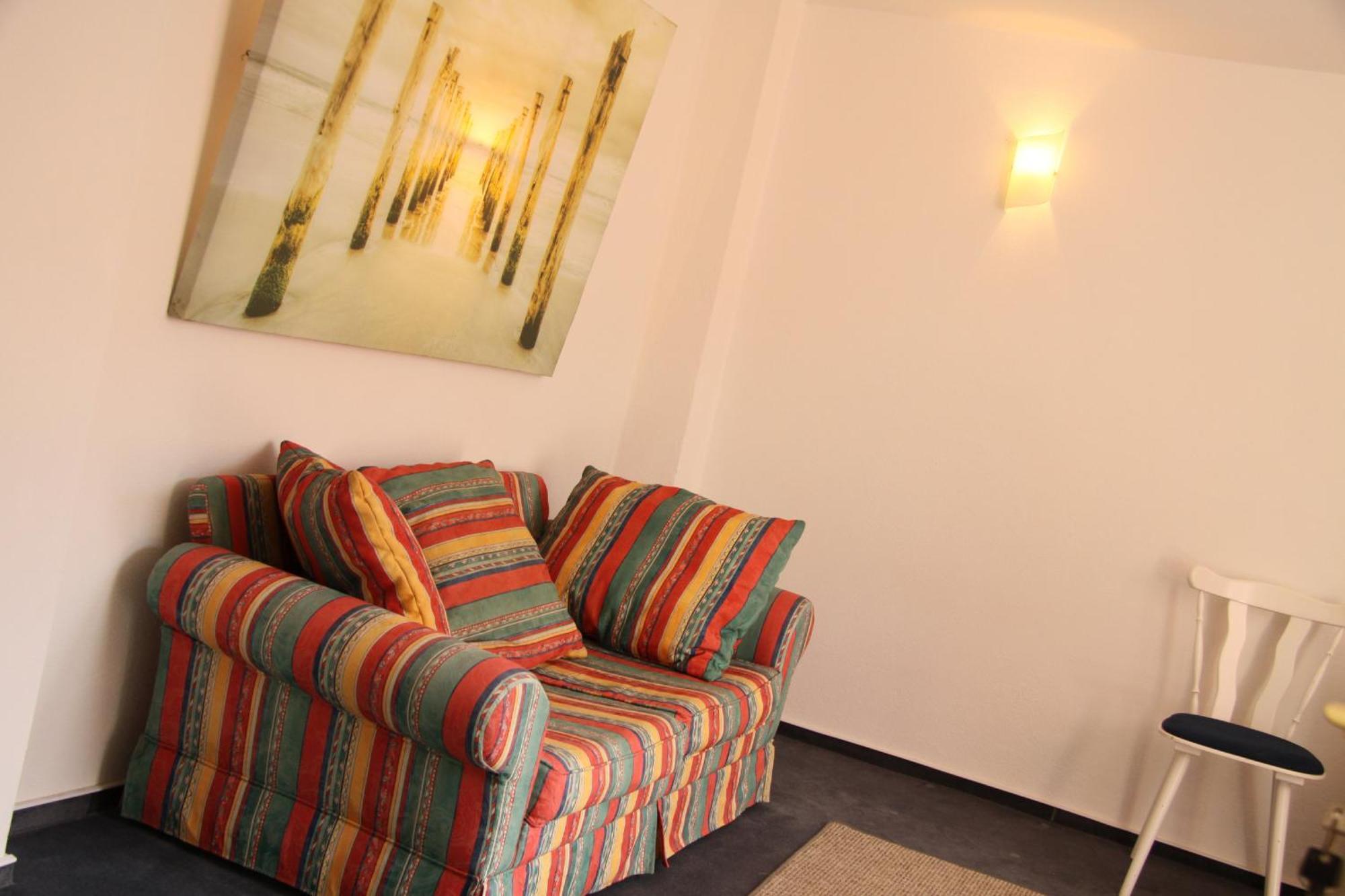 Freundliches Appartement - Bitte Angaben Zum Gastgeber Lesen Wehrheim ภายนอก รูปภาพ